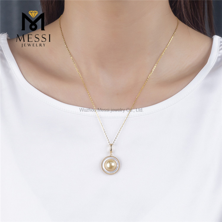 Seawater pearl necklace Seawater pearl necklace