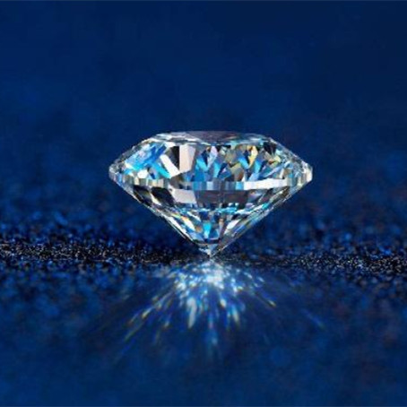 Can you tell a moissanite diamond from a diamond to the naked eye?