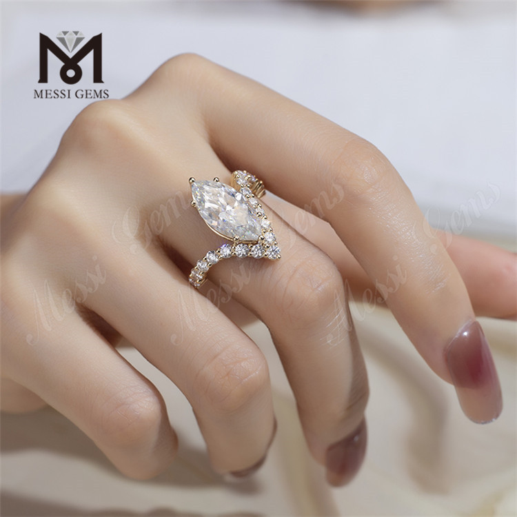 Unveiling Disputationi pulchritudo IV Carat Lab Diamond Pectus MAR IIDMONDEO