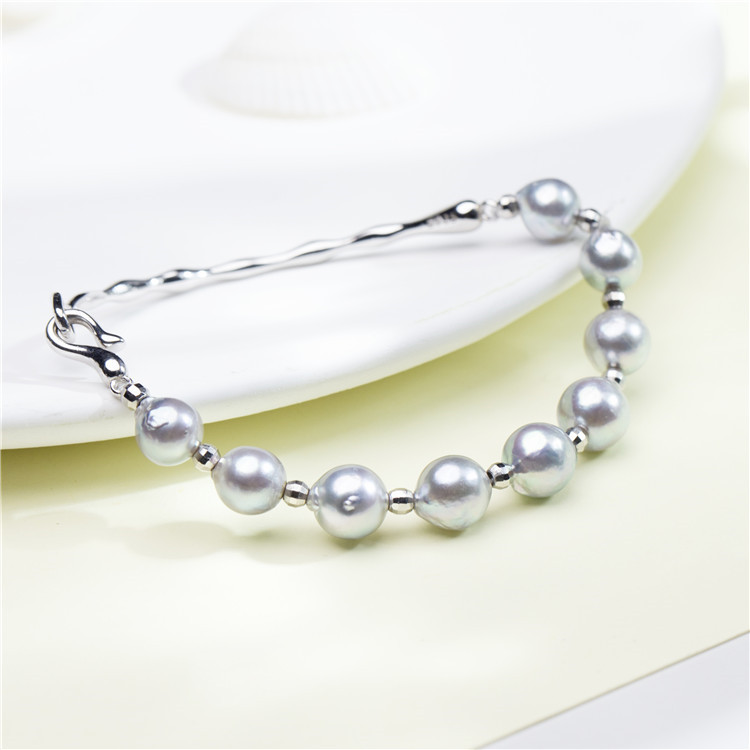 Pearl bracelet