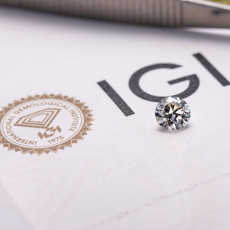 The difference between mined diamonds and lab grown diamonds