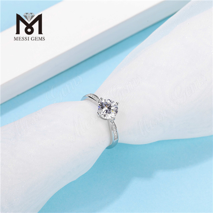 Messi Gems round shape 1 carat moissanite diamond 925 sterling silver engagement ring