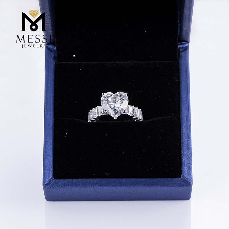 2 carat heart shaped diamond ring