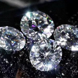 How much do moissanite diamonds cost? Will they tarnish?