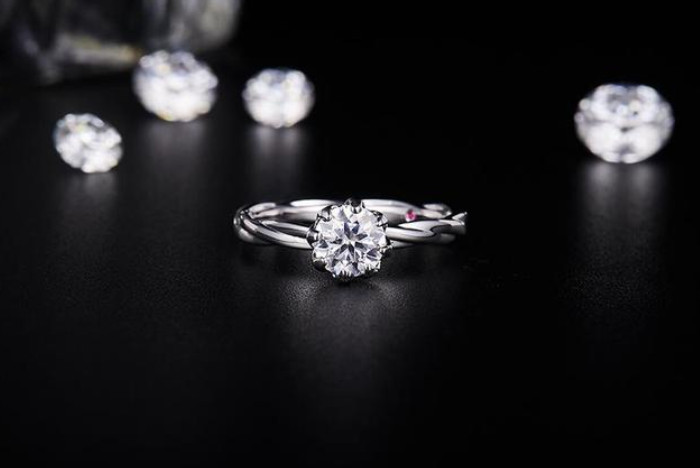 loose moissanite